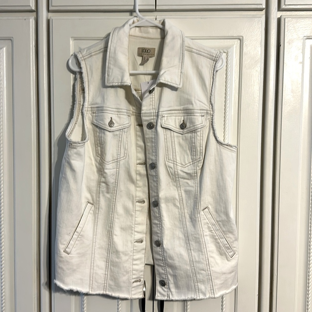 Logo Vest never been worn tags included